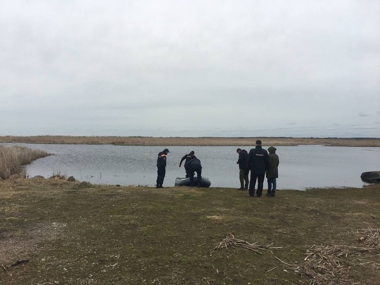Труп мужчины нашли в Псковском озере