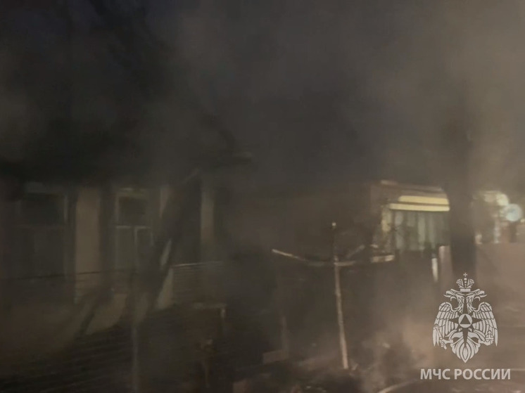  В Йошкар-Оле спасатели ликвидировали возгорание в частном доме