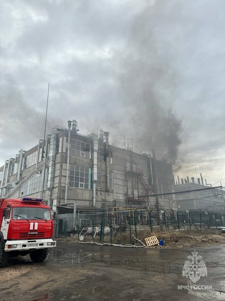 Производственное здание загорелось на Игумновском шоссе в Дзержинске