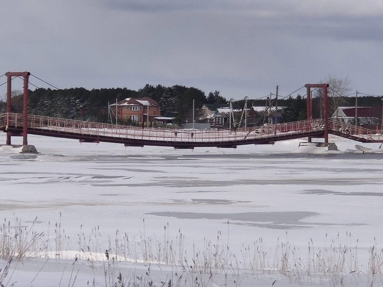 Завершены работы по ремонту пешеходного моста через реку Камбалицу в Северодвинске