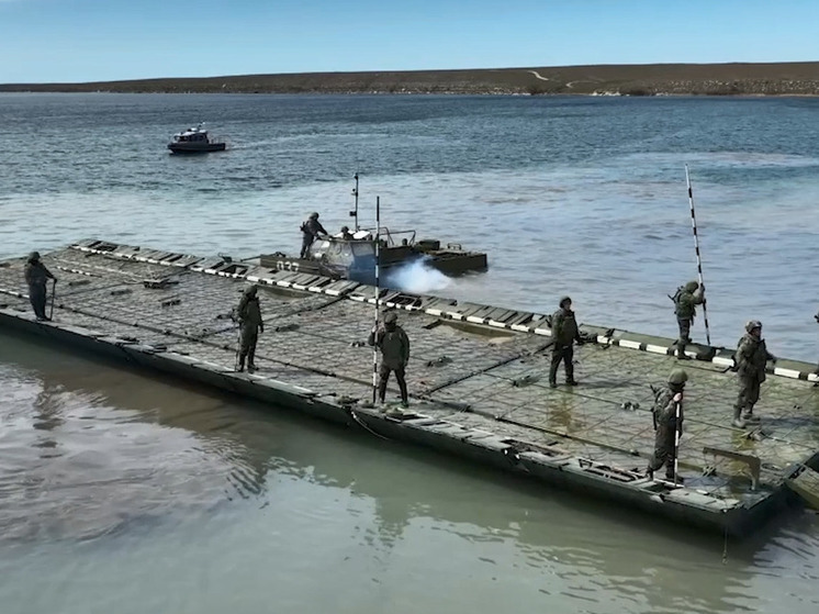 ВС РФ на Херсонщине учились форсировать водные преграды