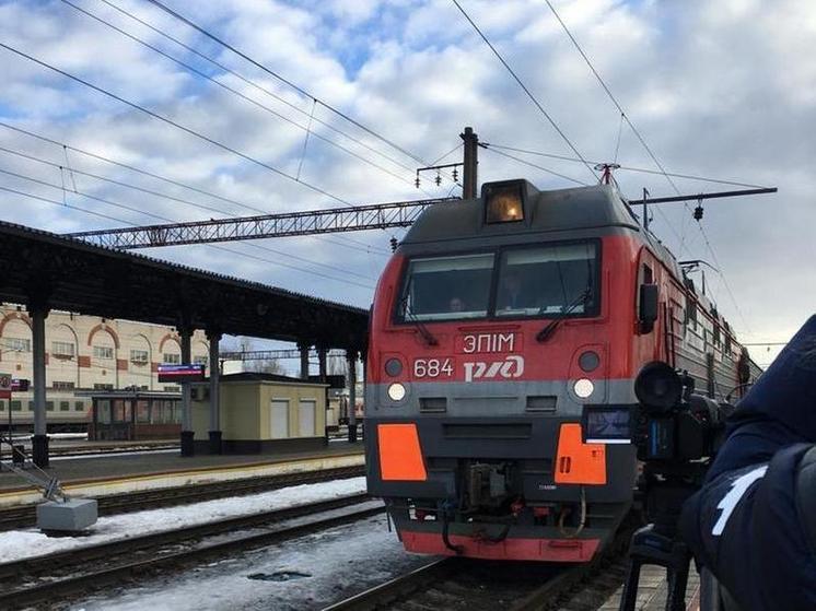 Звонок о минировании ж/д путей задержал 5 поездов в Воронеже