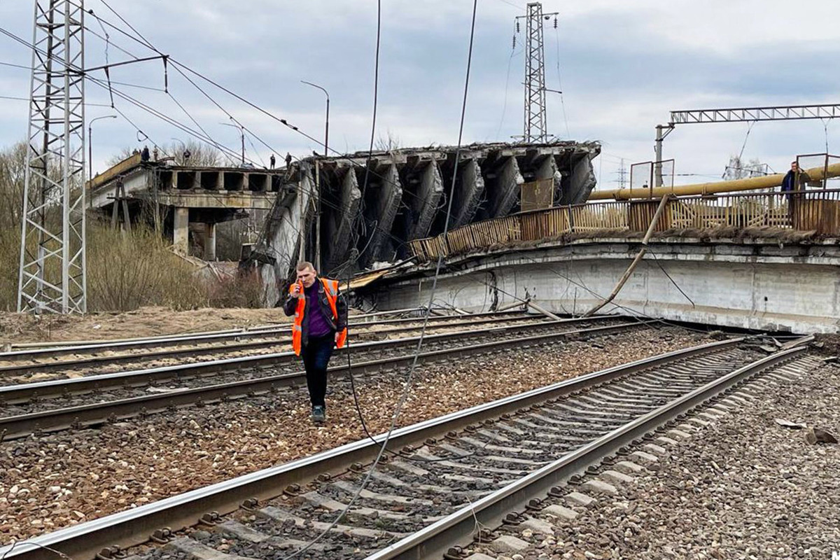 «Складывался постепенно»: свидетель рассказал о фатальном обрушении моста в  Вязьме - МК