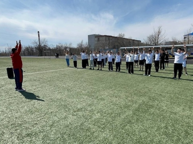 В одной из школ Калмыкии провели «Зарядку с чемпионом»