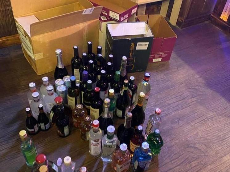 В баре Южно-Сахалинска нашли более 50 бутылок алкоголя без лицензии