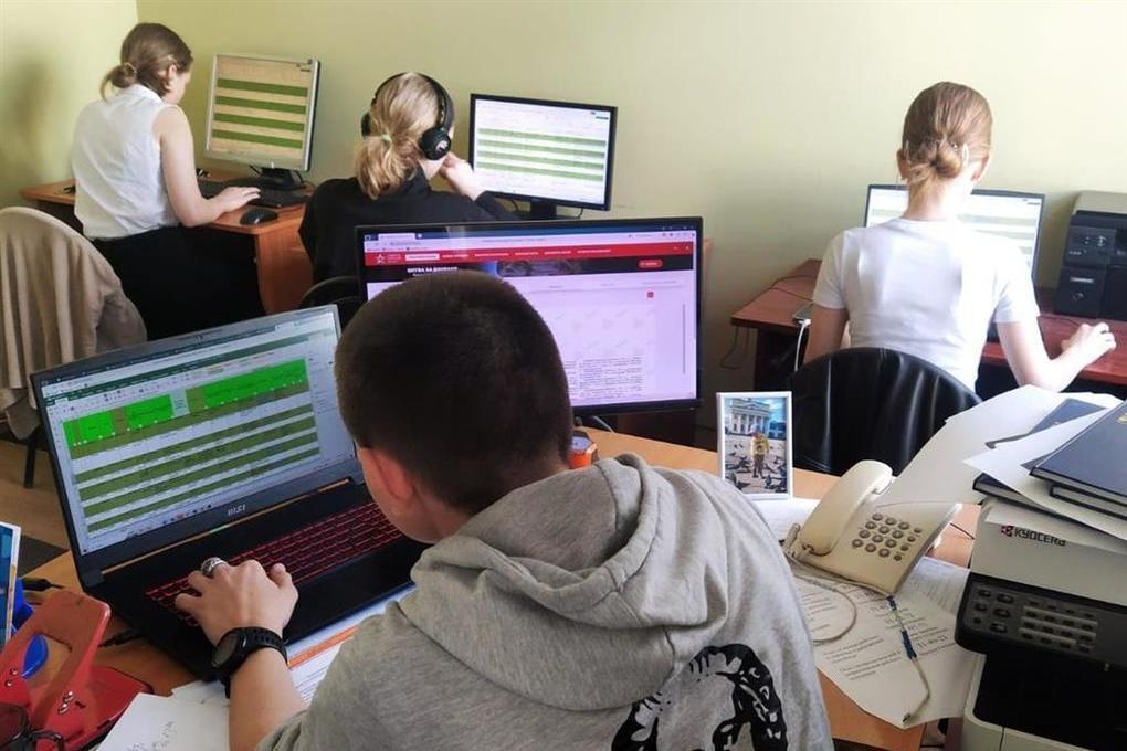 Костромские подростки смогут подработать интервьюерами и операторами базы данных