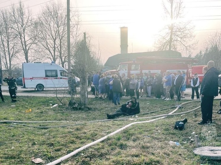 Два человека пострадали на пожаре в брянском Дятьково