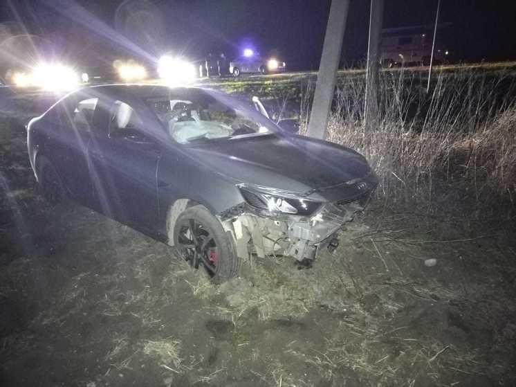 Ночной гонщик погиб на трассе Ставрополья, врезавшись в ЛЭП