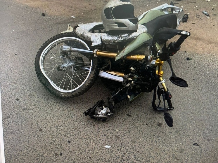 Легковушка и мотоцикл столкнулись в Тверской области