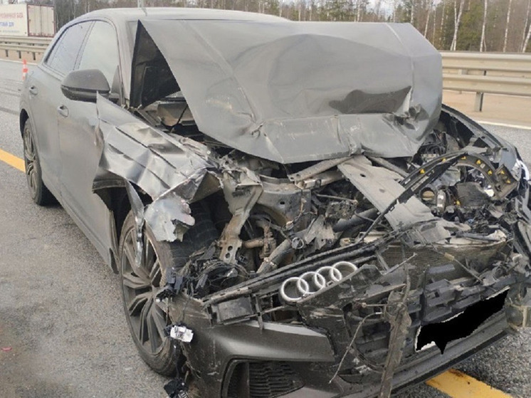 На М-11 в Тверской области водитель совершил маневр и попал ДТП