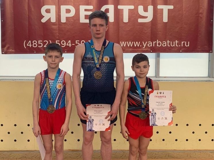 Юные кировчане взяли медали всероссийских соревнований по прыжкам на батуте