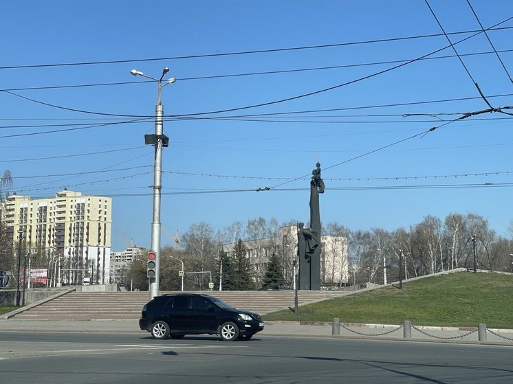 В Пензе школьники заступили на Вахту памяти на посту №1