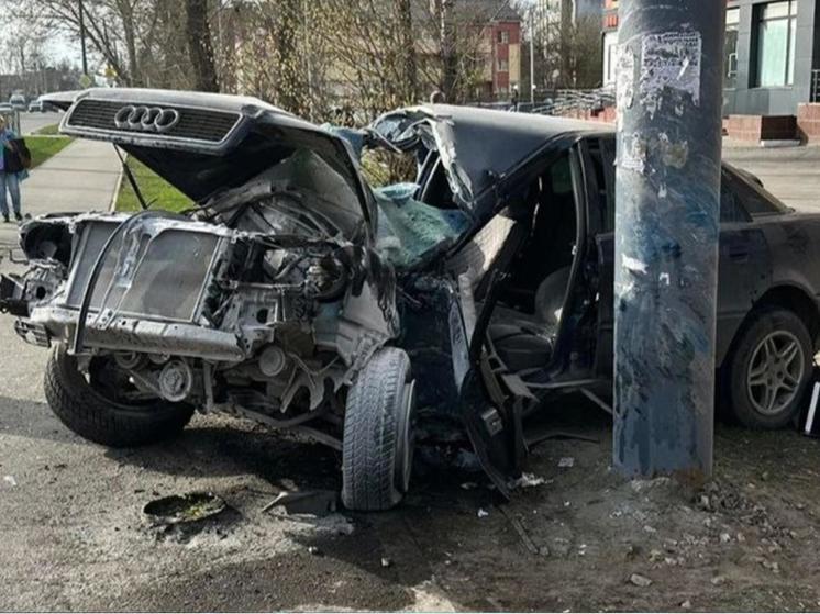 19-летний автомобилист насмерть сбил девушку на остановке в Брянске