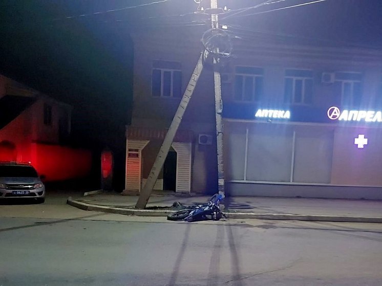 17-летний мотоциклист въехал под Воронежем в столб ЛЭП и попал в больницу