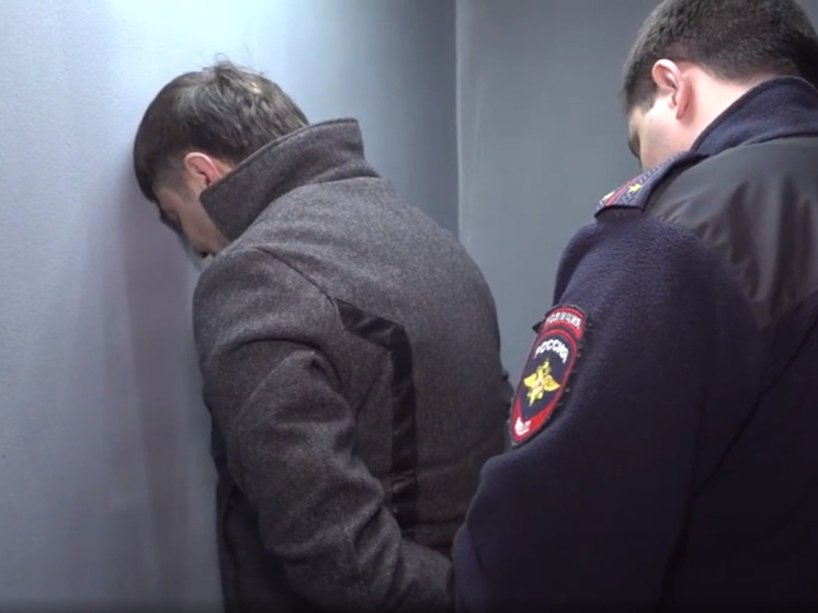 Похитители табака обнесли 17 ларьков в Петербурге и были пойманы с поличным