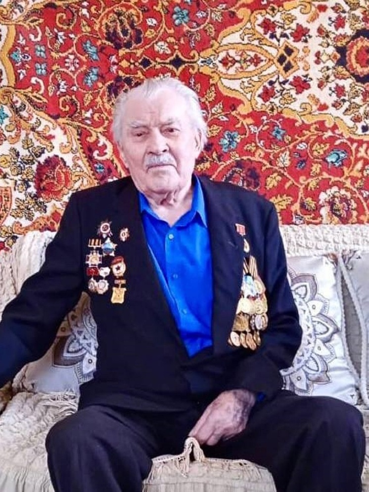 В КЧР поздравляют с днем рождения 98-летнего фронтовика