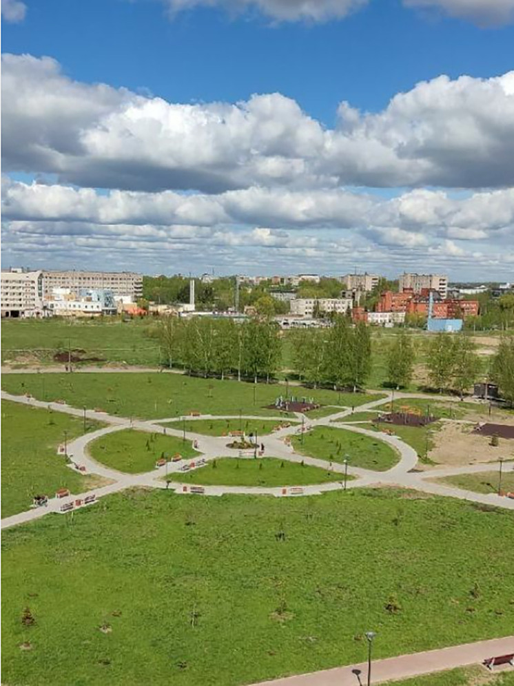 В парковых зонах Великого Новгорода начался жаркий сезон уборки и ремонта