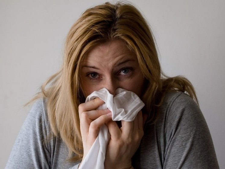 Терапевт Ионов рассказал, чем отличается аллергический насморк от простудного