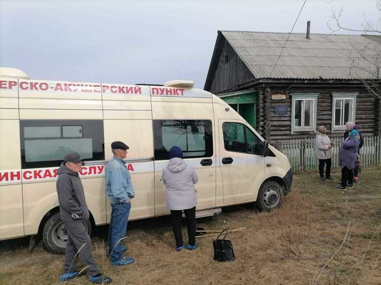 В селе Чернояр диспансеризацию провели с помощью передвижного ФАПа