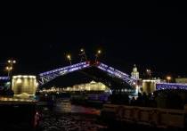 В Северной столице не будут разводить мосты в ночь на 10 апреля. Об этом сообщает 78.ru. Таким образом начало навигации, которая должна была стартовать 10 апреля, откладывается.