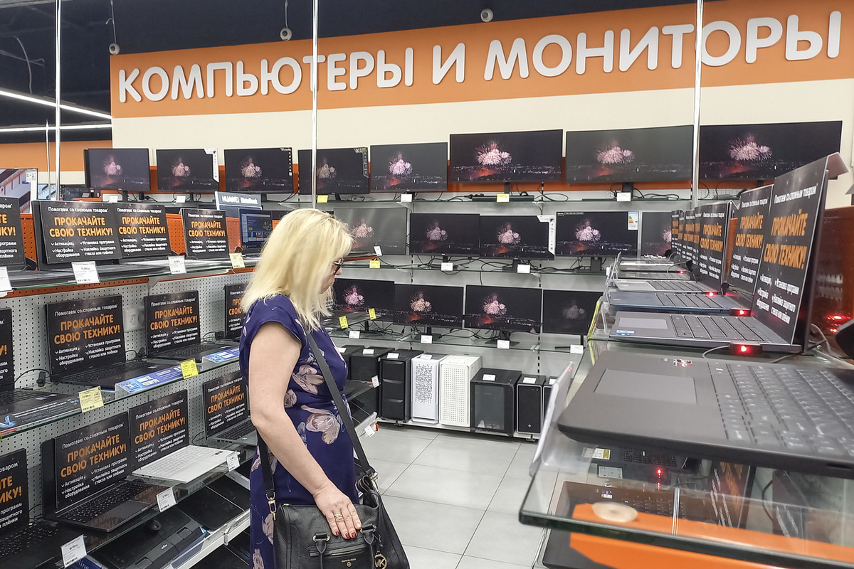 Expert Anfinogenov talks about increasing duties on the import of electronics: prices will rise