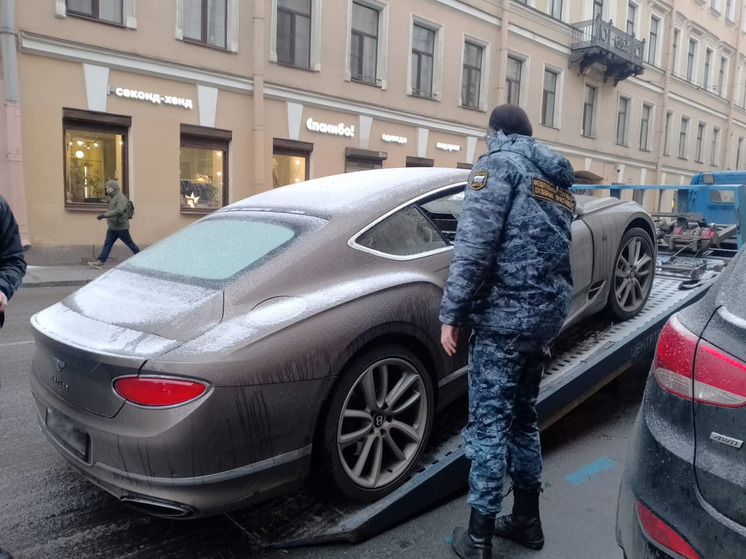 Приставы изъяли Bentley петербурженки из-за коммунального долга в 1,5 млн рублей