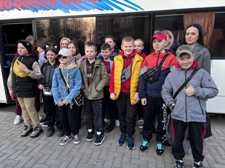 Ясиноватские школьники отправились на отдых в Подмосковье