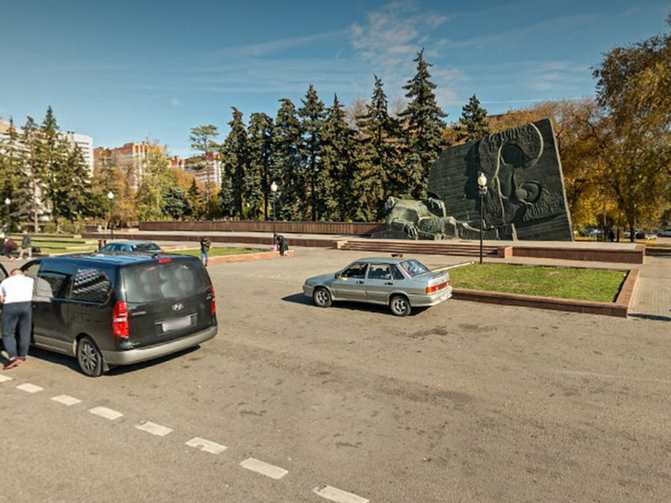 Парковку и остановку у Памятника Славы в Воронеже запретят
