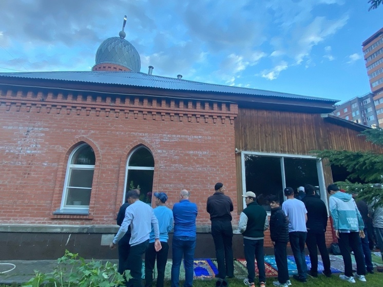 В Красноярске мусульмане отмечают Ураза-байрам