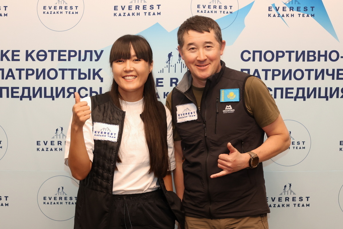 Kazakhstanis on Everest - MK Kazakhstan