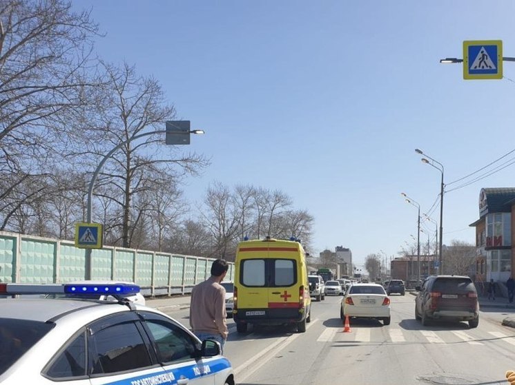 В Южно-Сахалинске возле «Кроноса» таксист сбил пешехода