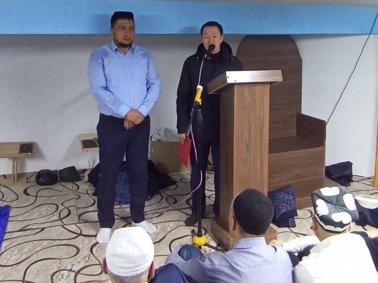 Руководитель Миннацполитики Хакасии поздравил мусульман с праздником Ураза-байрам