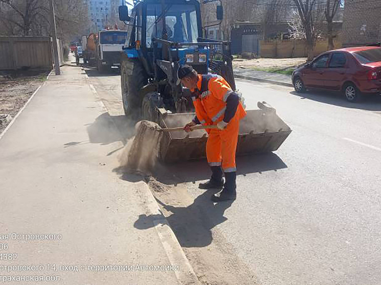 В Астрахани с начала года с улиц вывезли свыше 3,6 тысяч тонн мусора