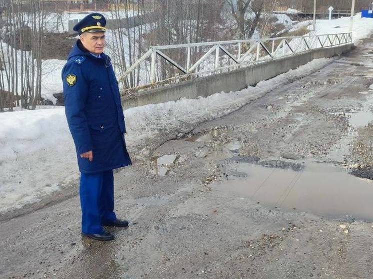 Прокуратура признала аварийным мост в Шемурше