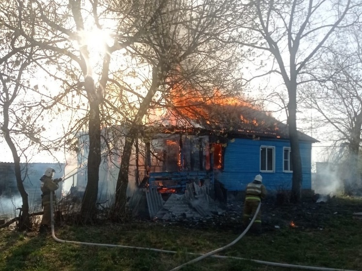 В курском селе Петрово сгорел жилой дом