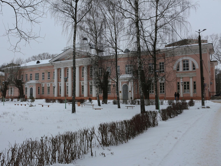 В Вичуге отремонтируют крышу здания главного корпуса Коноваловской больницы