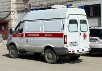10 апреля около остановки Кристалл в Барнауле водитель автомобиля сбил человека.