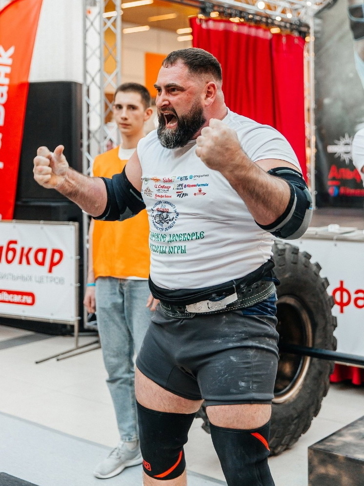 Ямальский богатырь стал призером шоу-турнира по силовому экстриму