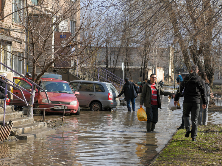 Уровень реки Урал в Оренбурге превысил 10 метров