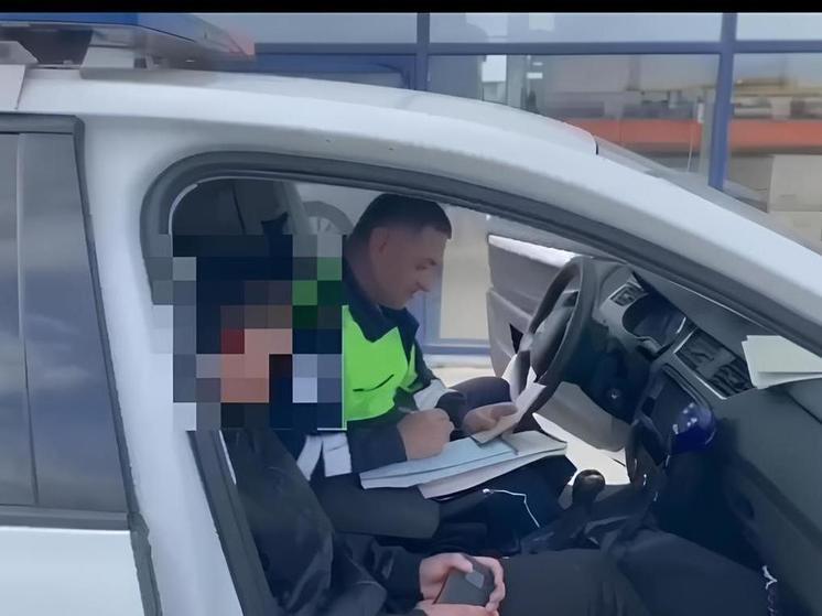 В Лабинском районе автоинспекторы остановили несовершеннолетнего водителя мопеда