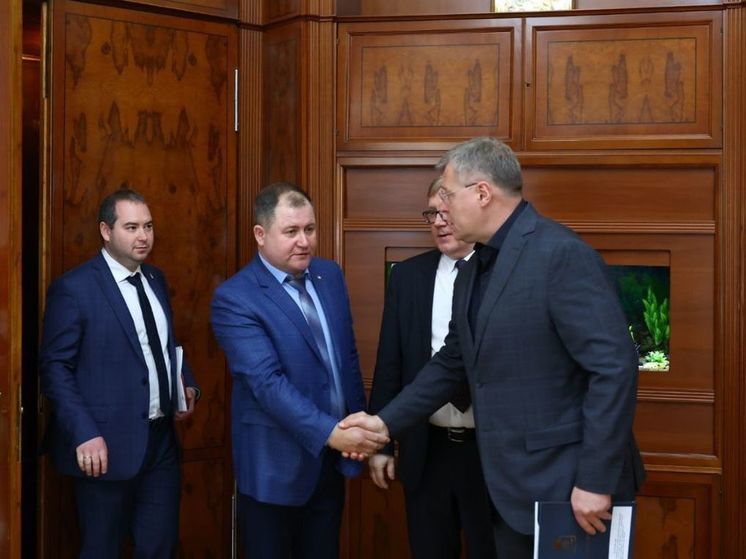 Губернатору Астраханской области представили нового регионального директора