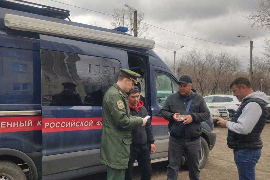 В Красноярске 15 мигрантов-уклонистов доставлены в военкоматы - МК