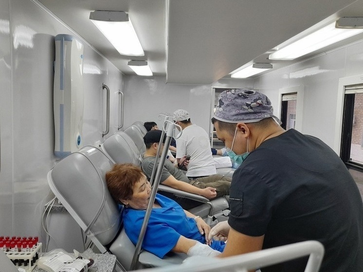 Мобильная станция крови посетит западные районы Калмыкии