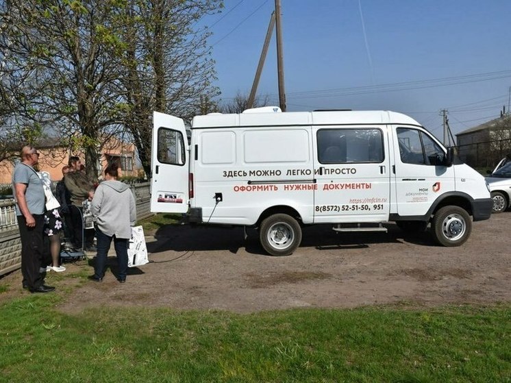 Мобильный МФЦ начал работу в Беловодском округе ЛНР