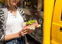 Трэвел-эксперт Наталия Ансталь дала советы, как не отравиться уличной едой за границей