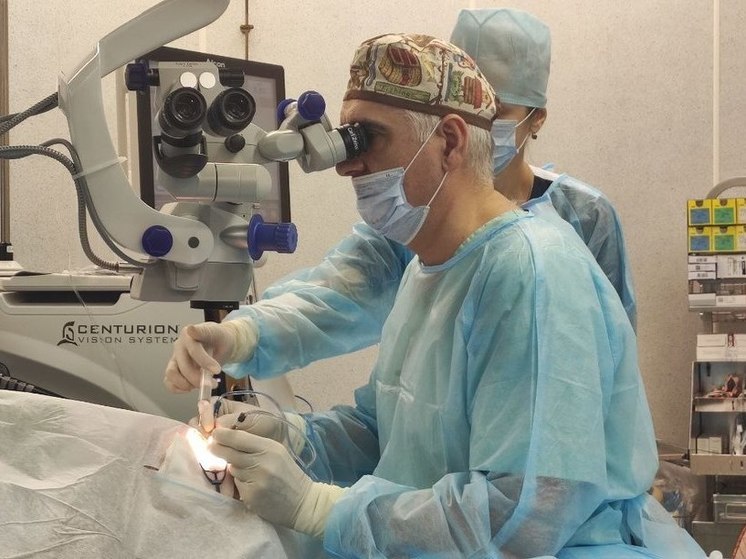 Блокадникам и ветеранам Петербурга проведут бесплатные операции по восстановлению зрения