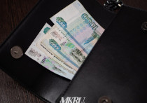 В России не должны получать зарплату менее 100 тысяч рублей, чтобы жить не в кредит