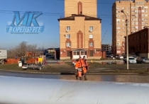 В Оренбурге земляная насыпь не позволила речной воде пробраться во дворы на улице Черепановых