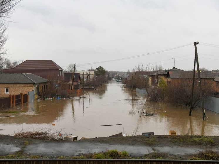 Уровень воды в реке Урал превысил критическую отметку на 130 сантиметров