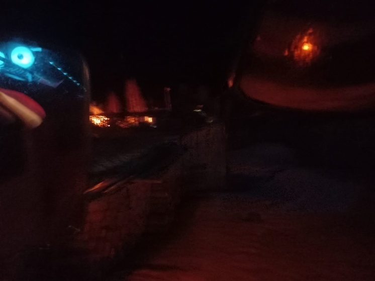 Баня полностью выгорела в поселке Карелии